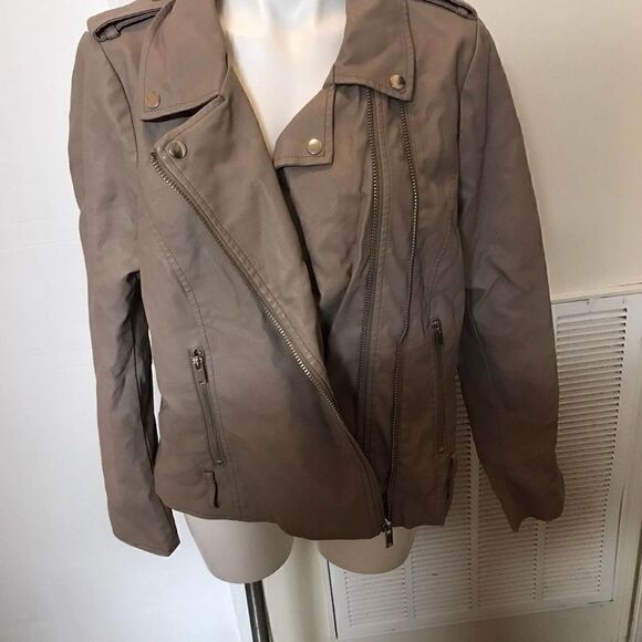 Forever 21+ belted faux leather jacket - Picture 2 of 5